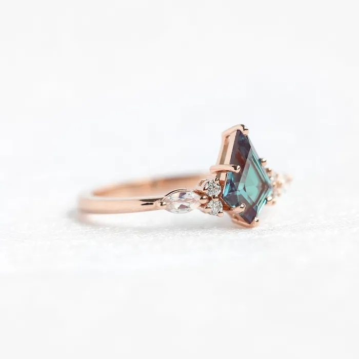 Kite Alexandrite Engagement Ring Capucinne Rings
