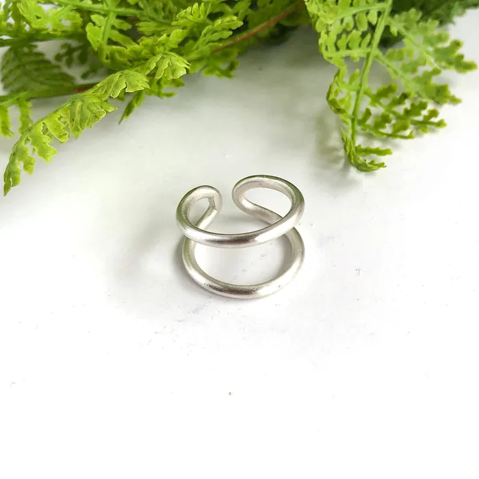 WorldFinds Rings Double Arch Ring